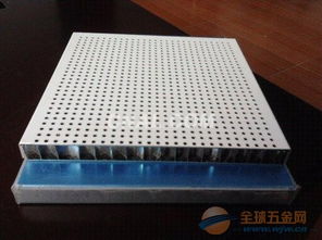 瓦楞板吊頂?shù)母魺崤c隔音材料制造技術淺析